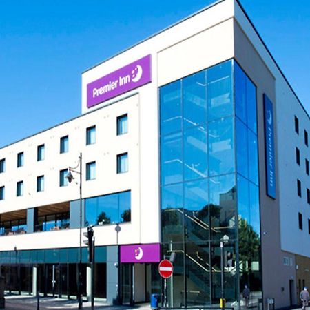 Premier Inn Staines Upon Thames Exterior photo